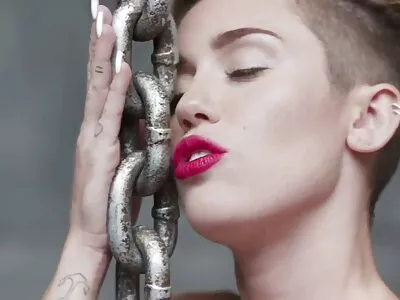 Người đàn ông phim sex nhật bản mới nhất cho riêng mơn trớn với cô gái đến làm tình đúng lúc