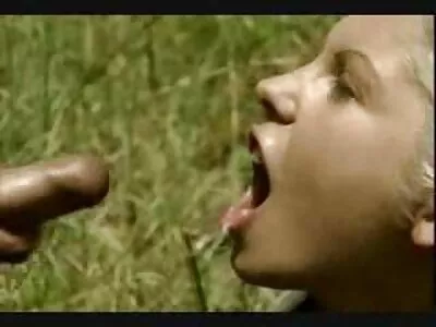 Nhà tâm phim sec nhat ban moi nhat lý học yêu cầu khách hàng đóng đinh vào lỗ giữa hai mông