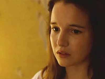 Sau khi được jav nhat ban hay gọi để thẩm vấn, thám tử muốn kiểm tra toàn bộ cơ thể