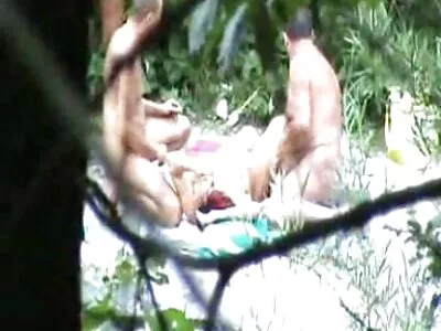 Mát da bà trong áo khoác da fucked từ phía sau bởi cô ấy xe đạp xnxx nhật bản mới nhất