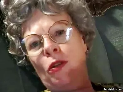 Lustful tối tóc SỮA. Là thèm muốn đến sexnhat moi nhat Mẹ kiếp một chàng trai trẻ