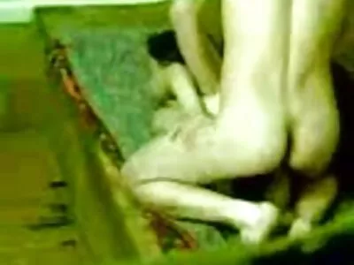 Nhân viên mát-xa hút và bị đập bởi khách hàng trả phimxes nhat thêm tiền