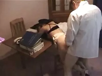 Cô gái fucked trong chật đít phím sex nhat ban qua tàn bạo đàn ông người giữ cô ấy chặt chẽ