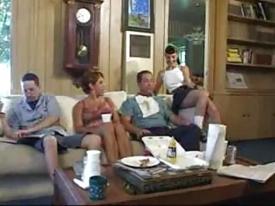 Brunette Đối tượng hấp dẫn sex mới nhật bản Lilu Moon được assfucked trong những nhà hàng