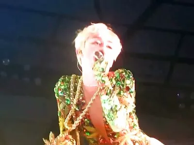 Cặp vợ chồng chị như điên trên các màu xanh lá cây bi-a bàn sex nhat ban 2019