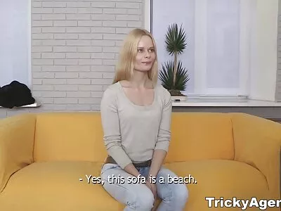 Phục vụ bàn được cô ấy mặt fucked phim xec nhat ban moi trong khi đặt trên cô ấy trở lại